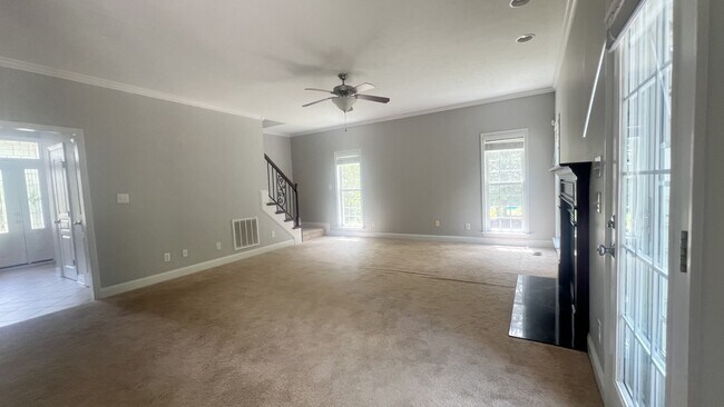 Building Photo - 529 Carolina Way