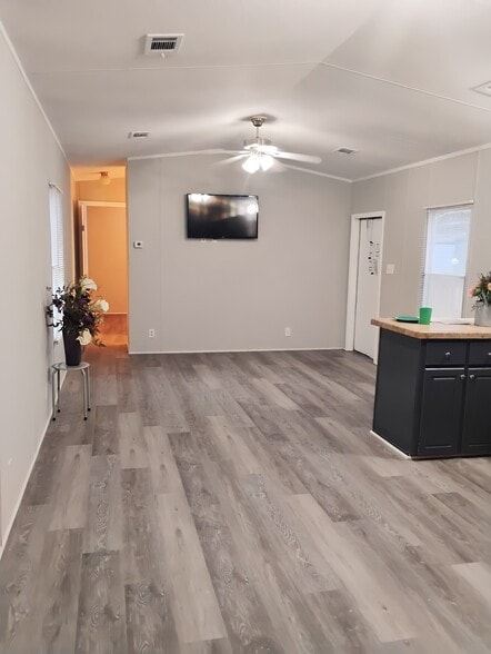 Building Photo - 110 N Michigan St