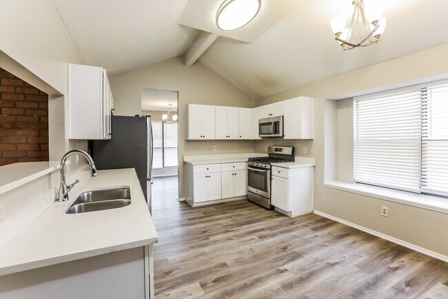 Building Photo - 7049 Ivy Pointe Row