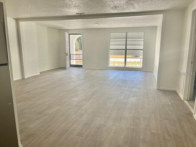 Building Photo - 7431 Buchanan Dr
