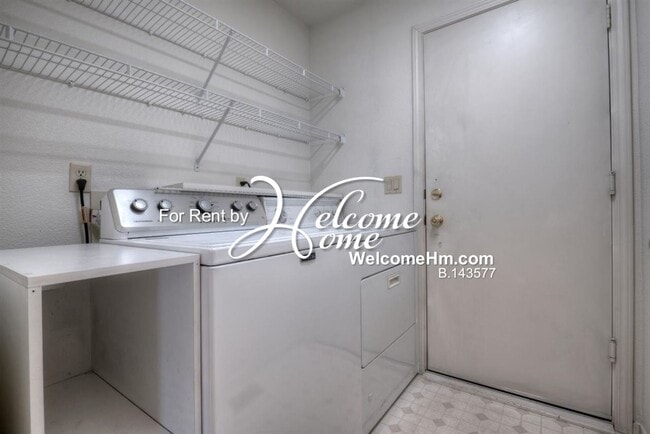 Building Photo - 5375 Twin Creeks Dr