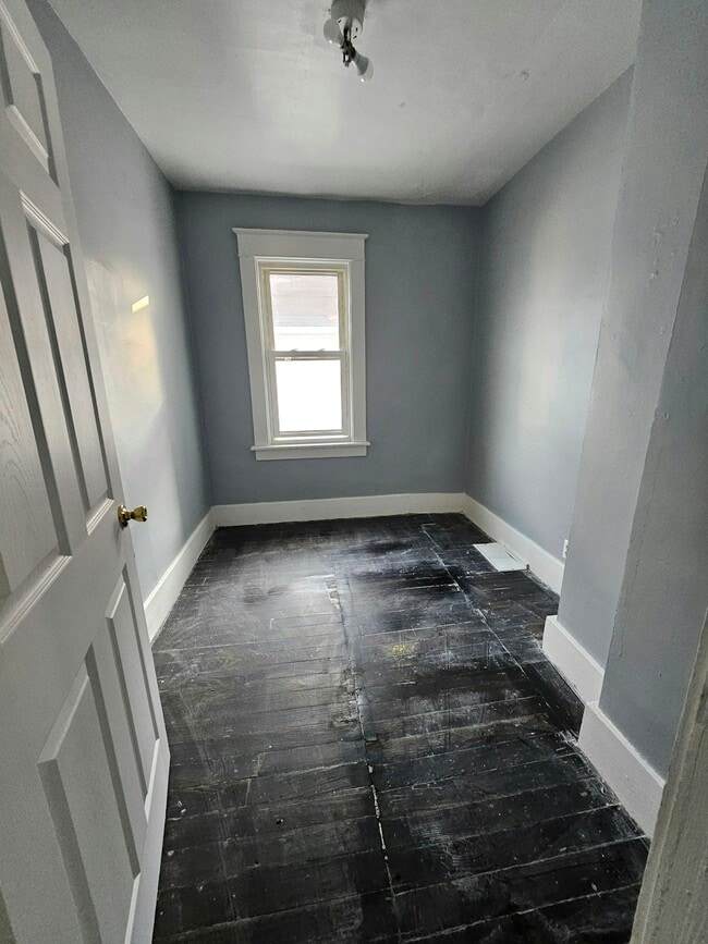 Building Photo - 457 W 17th St