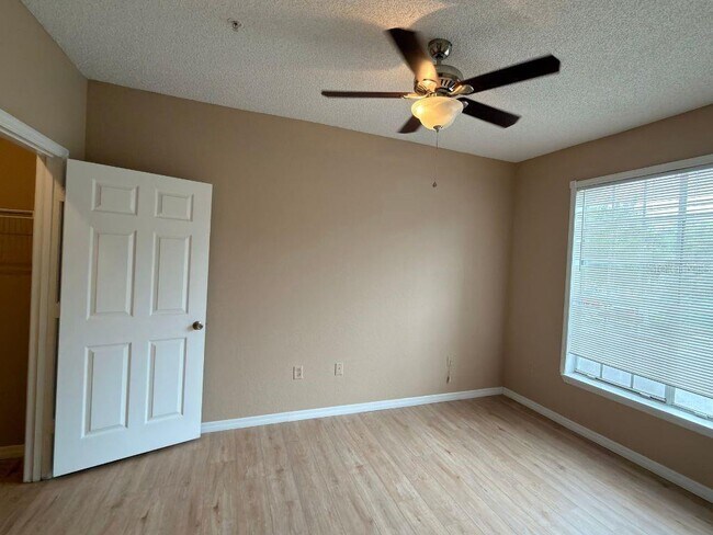 Building Photo - 13025 Mulberry Park Dr