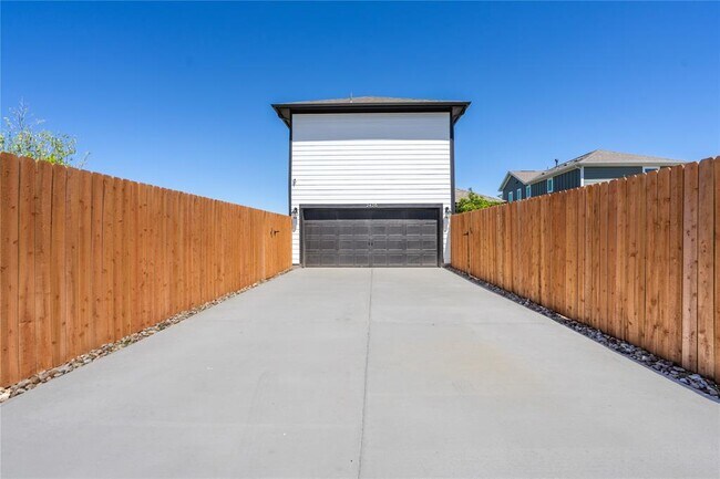 Building Photo - 2428 Ekvall Dr