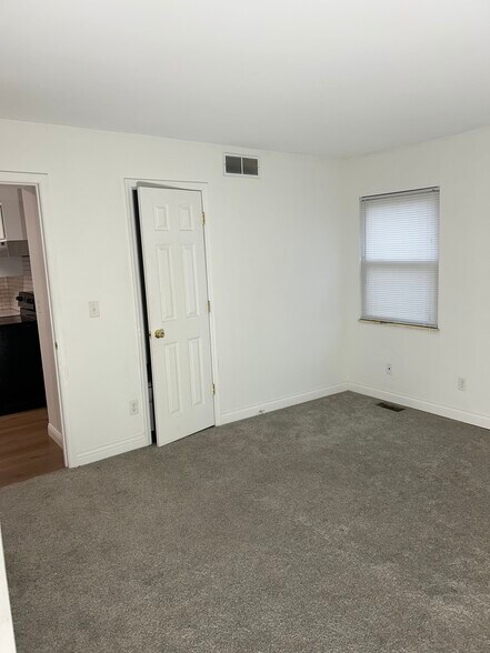 Building Photo - 35 Edgebrooke Dr