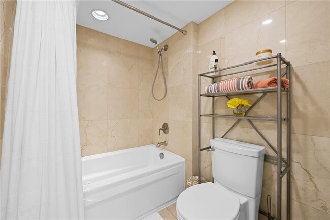 Building Photo - 5100 N Ocean Blvd