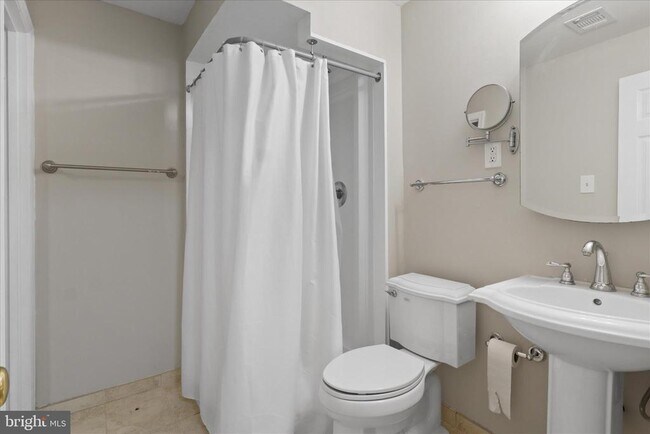 Building Photo - 10439 Courthouse Dr