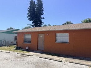Building Photo - Coming Soon — 3BR/2BA Bradenton Rental · Available Mid-May