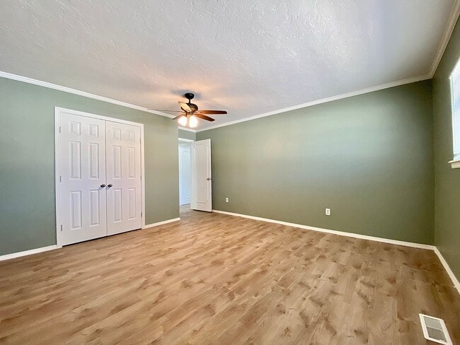 Building Photo - Large 3 Bed 2 Bath off NW 63rd & N. Villa in OKC