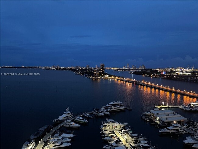 Building Photo - 1717 N Bayshore Dr