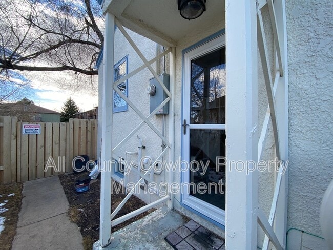 Building Photo - 260 N 7th St