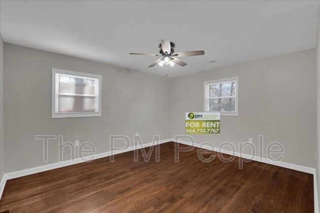 Building Photo - 501 S E St