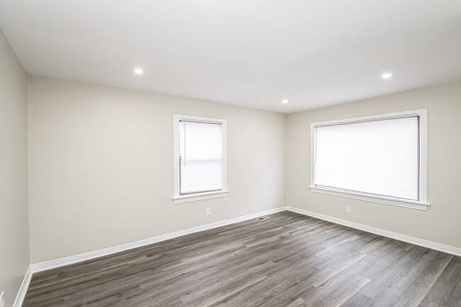 Building Photo - 2219 Blackwood Rd