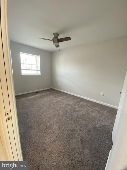 Building Photo - 1124 Chesapeake Dr