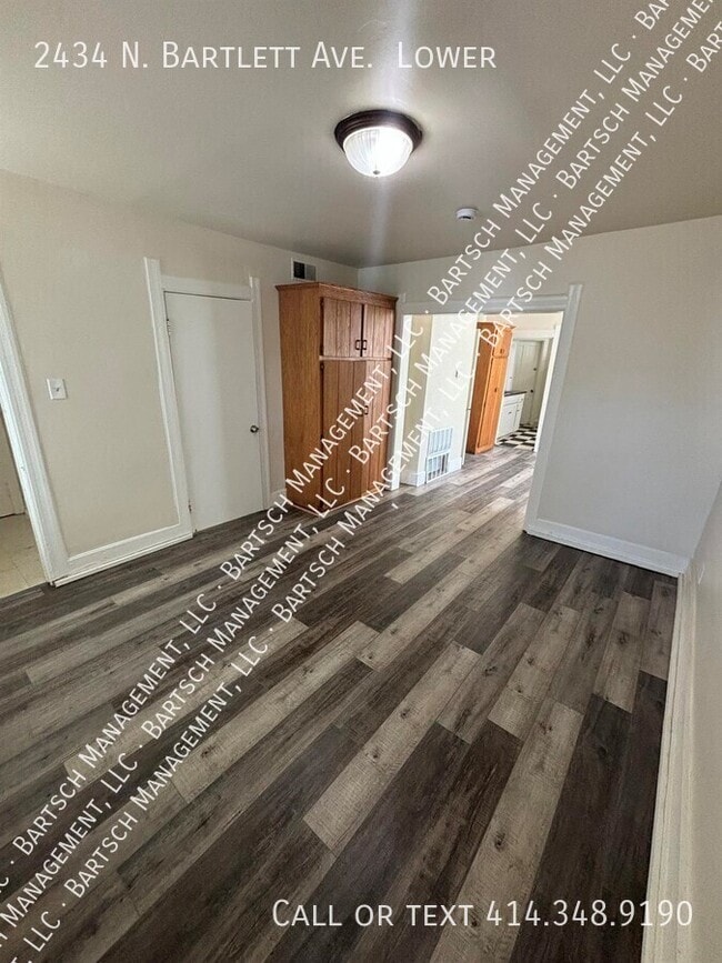 Building Photo - 2434 N Bartlett Ave