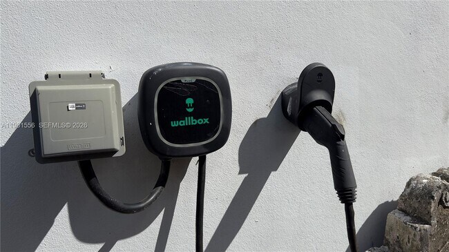 Building Photo - 360 NE 87th St