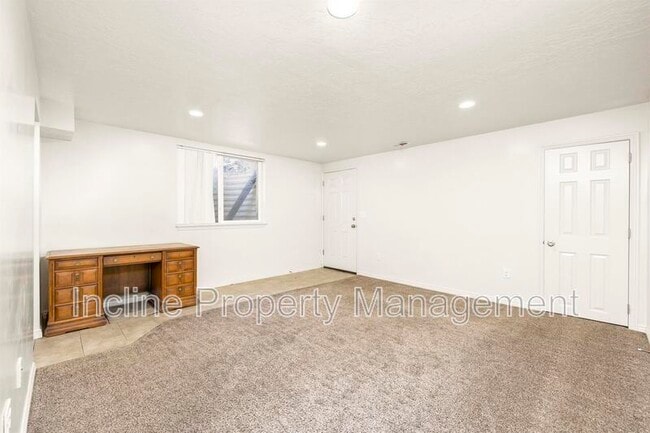 Building Photo - 627 E 500 S