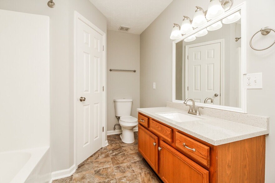 Building Photo - 2055 Gardendale Dr