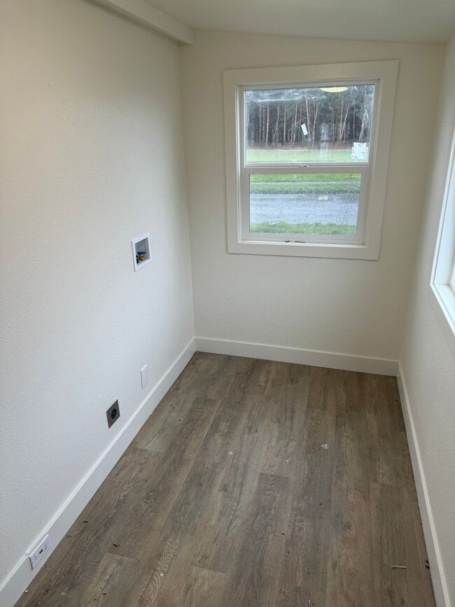 Building Photo - 4997 Morely Loop