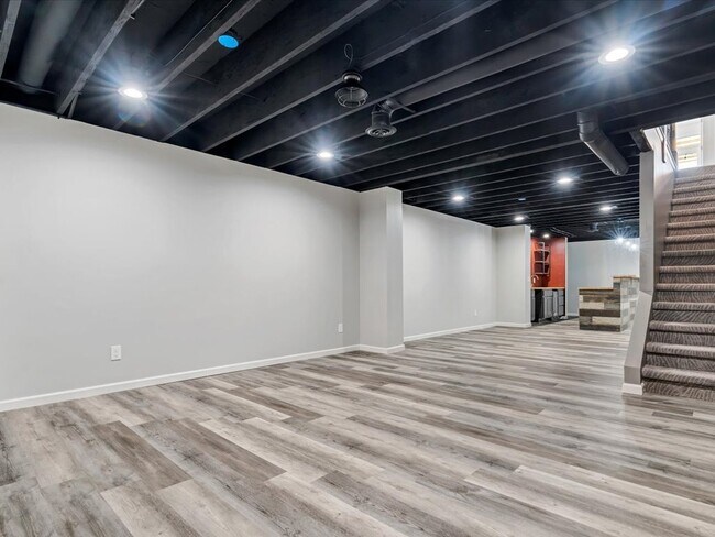 Building Photo - 3334 Simeon Bunker St