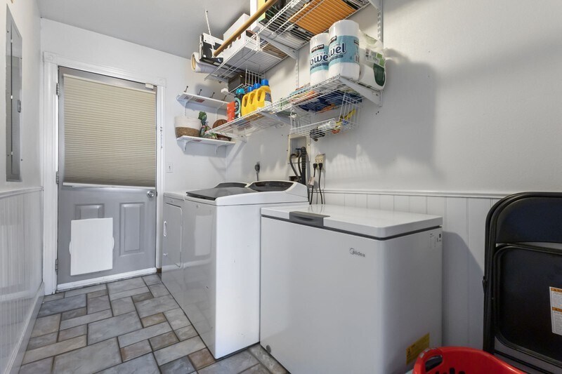 Building Photo - 752 Raygene Way