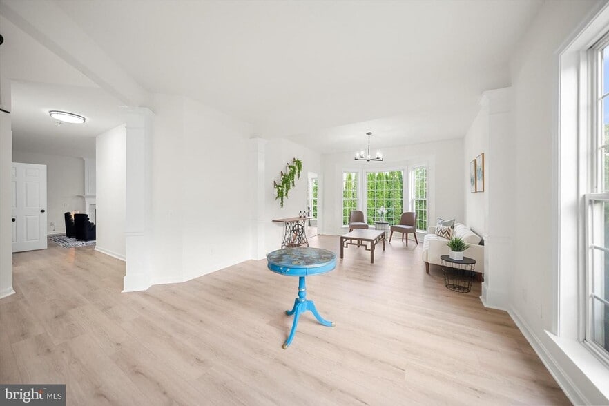 Building Photo - 12399 Brown Fox Way