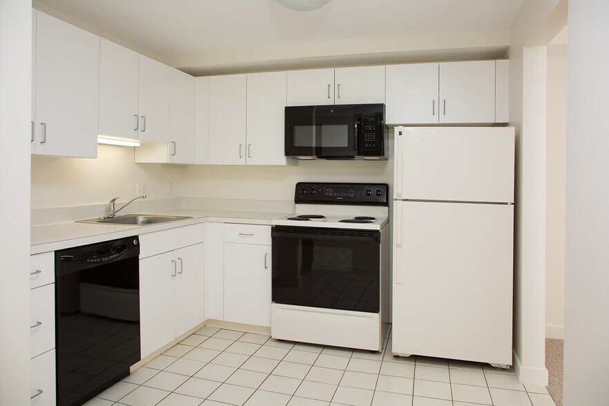 Building Photo - Hemlock Lane Apartments