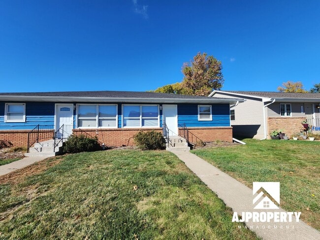 Building Photo - 2 Bedroom 1 Bathroom Near Edison Middle School