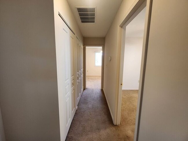 Building Photo - Scary Good Deal