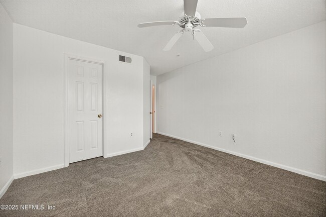 Building Photo - 420 Timberwalk Ct
