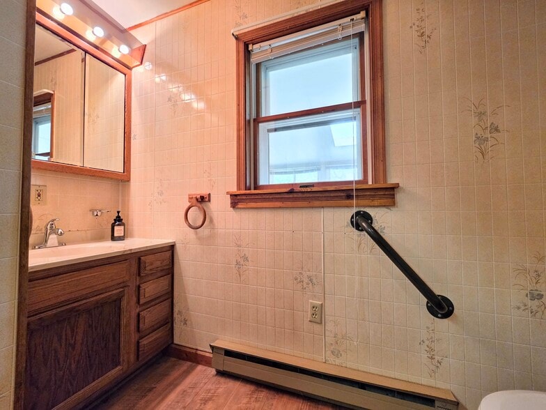 Building Photo - 909 Hannah Dr