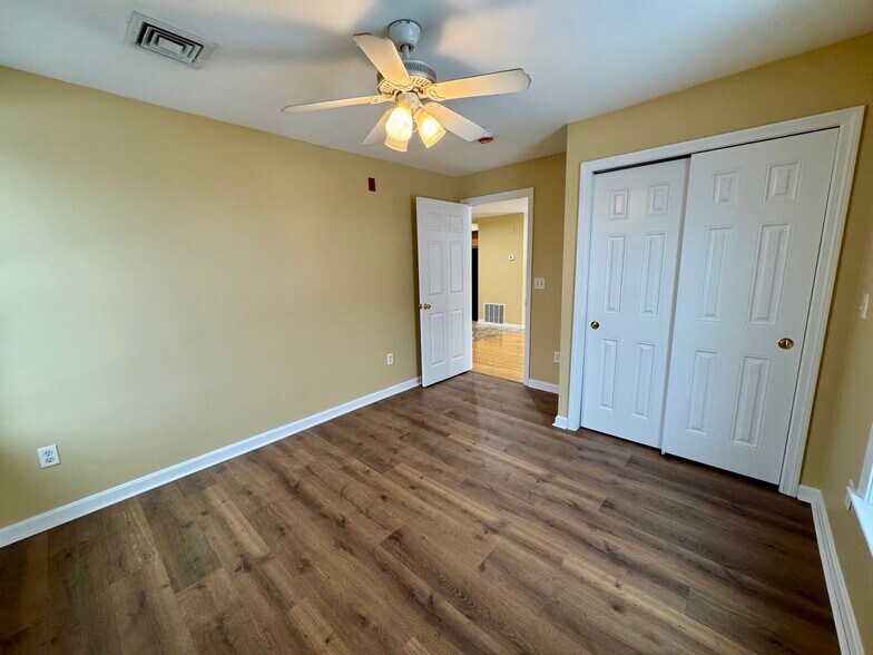 Building Photo - 163 Atwells Ave