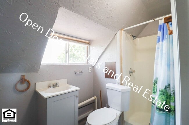 Building Photo - 109 S State St