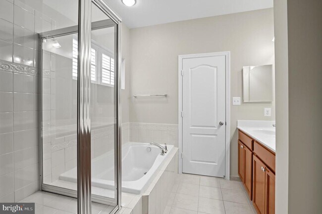 Building Photo - 10228 Nuthatch Dr