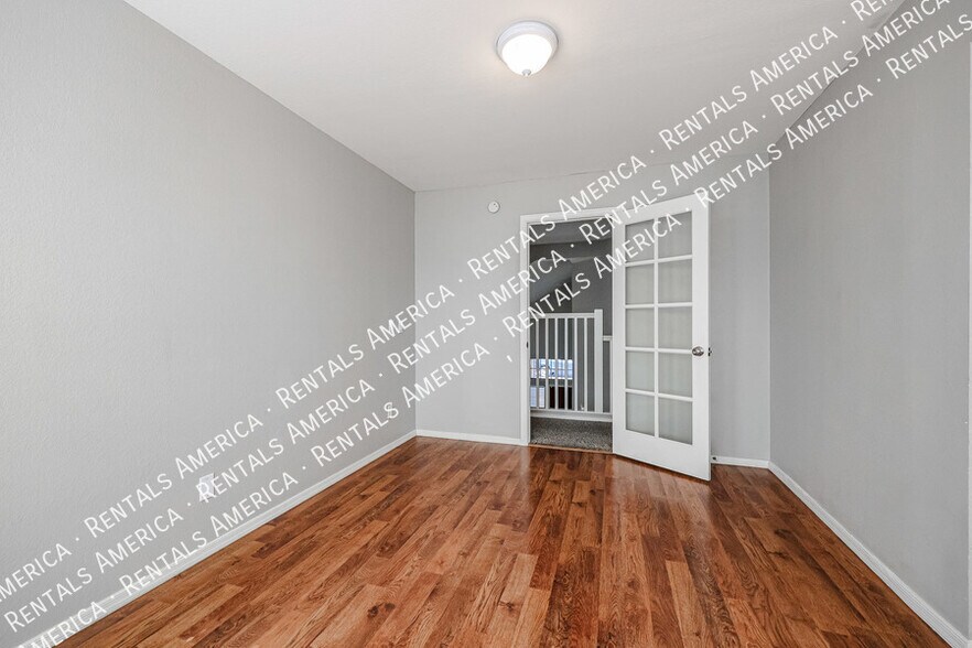 Building Photo - 2361 W Myrtle Dr