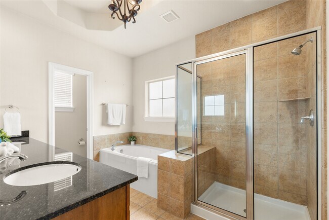Building Photo - 3334 Clearview Villa Way