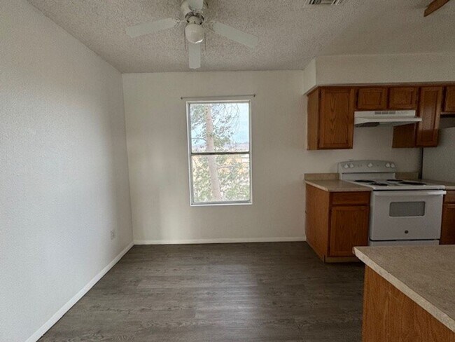 Building Photo - 2 BR Condo near Chaparral Golf & Rotary Park