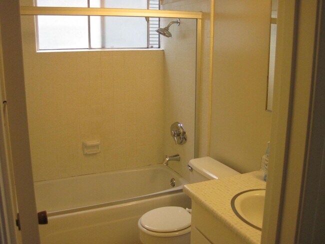 Building Photo - 306Cayuga