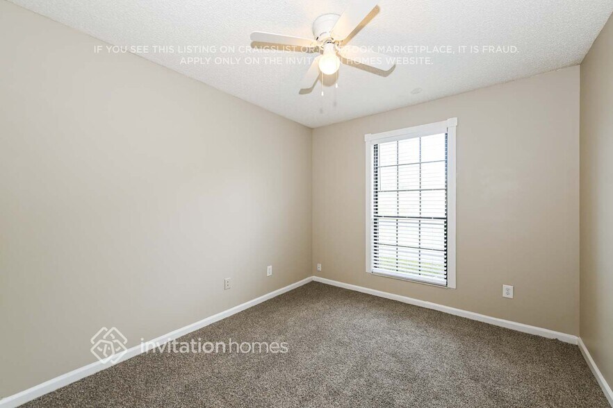 Building Photo - 3862 English Colony Dr N