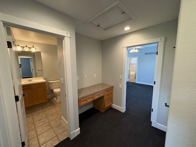 Building Photo - Wow - Lowry Stunner!  4 bed, 3.5 Bath, Fin...