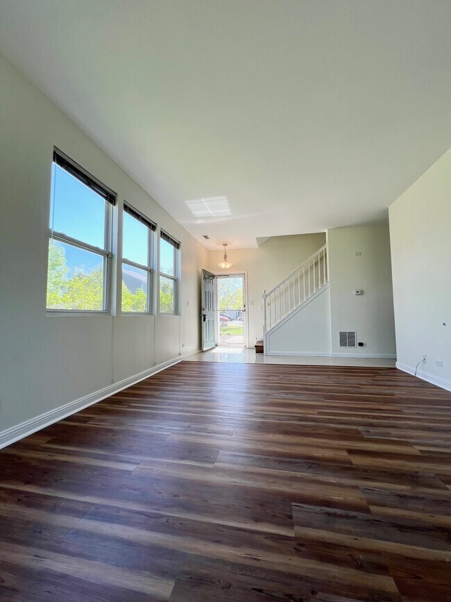 Building Photo - 601 Blackstone Ct