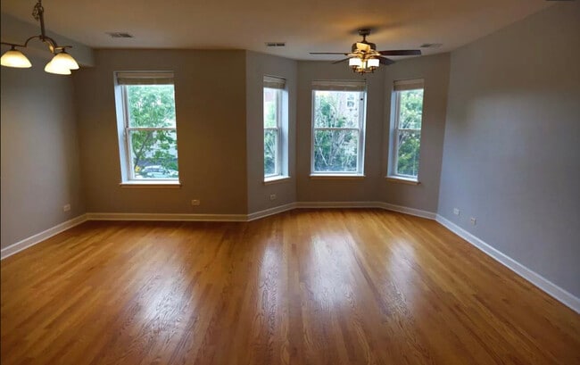 Building Photo - 2339 N Albany Ave