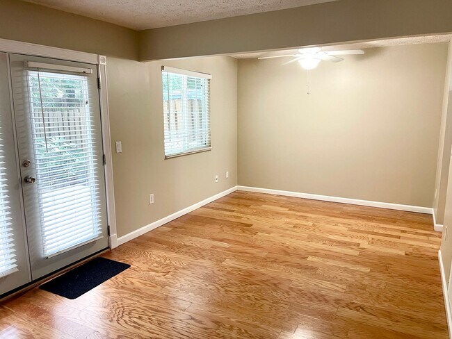 Building Photo - Welcome to this charming 3-bedroom, 2.5-ba...