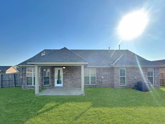 Building Photo - 3720 Rasco Hills Dr