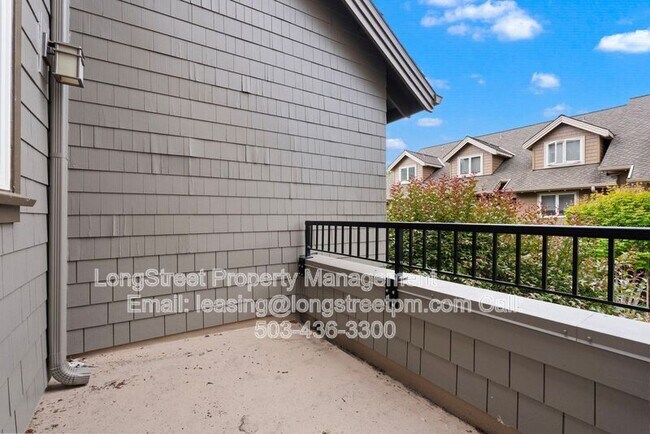 Building Photo - 10247 NW Village Heights Dr