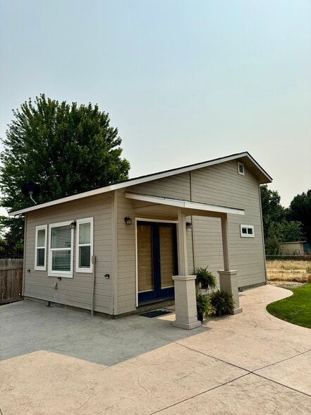 Building Photo - 2463 N Maxie Way