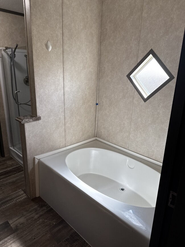 Building Photo - 894 FM 1395