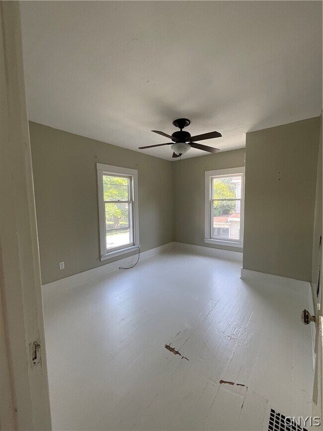Building Photo - 700 Nellis St