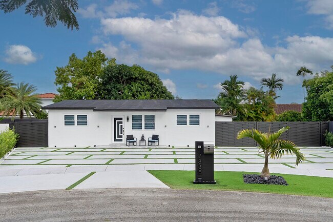 Building Photo - 2835 SW 103rd Ct