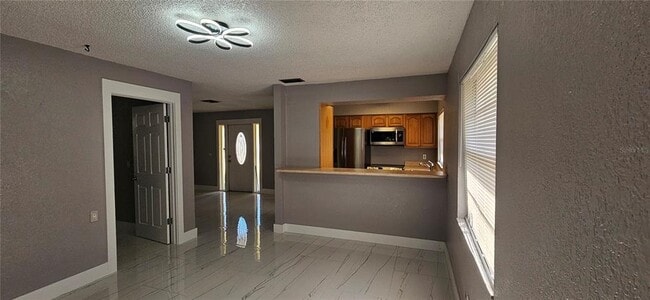 Building Photo - 606 SE 13th Ct